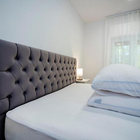 M&M Pelivan Apartments Solin Eksteriør billede