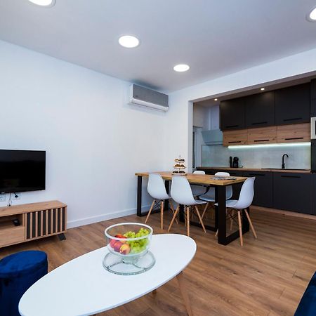 M&M Pelivan Apartments Solin Eksteriør billede