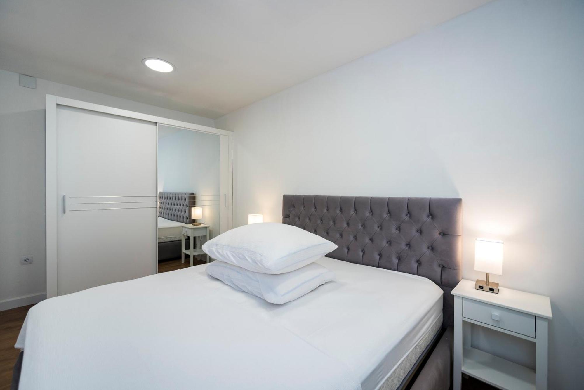 M&M Pelivan Apartments Solin Eksteriør billede