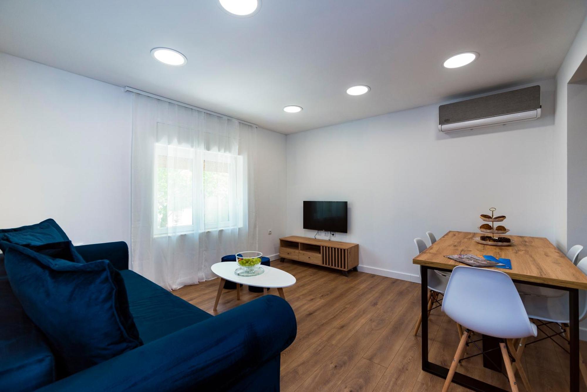 M&M Pelivan Apartments Solin Eksteriør billede