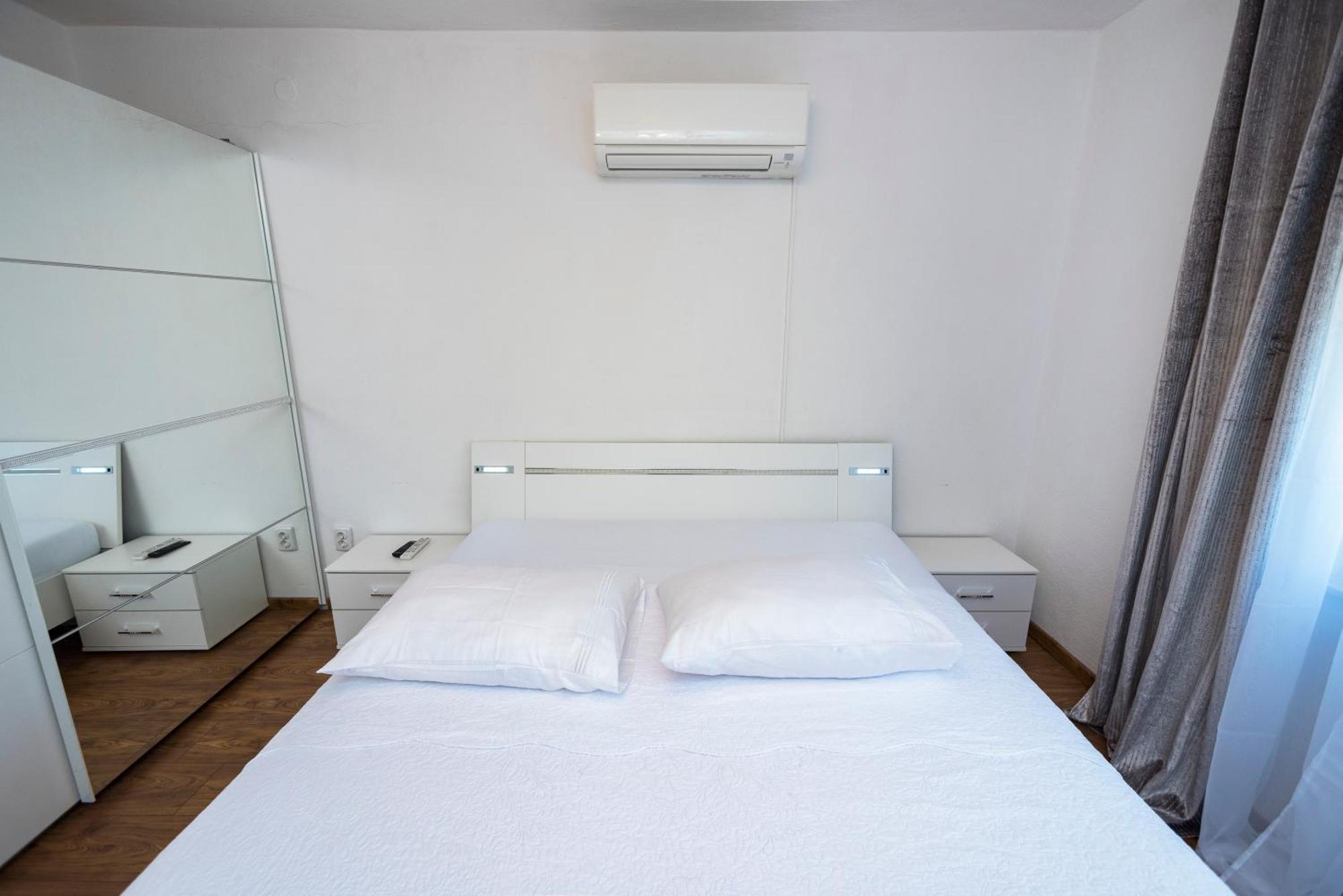 M&M Pelivan Apartments Solin Eksteriør billede